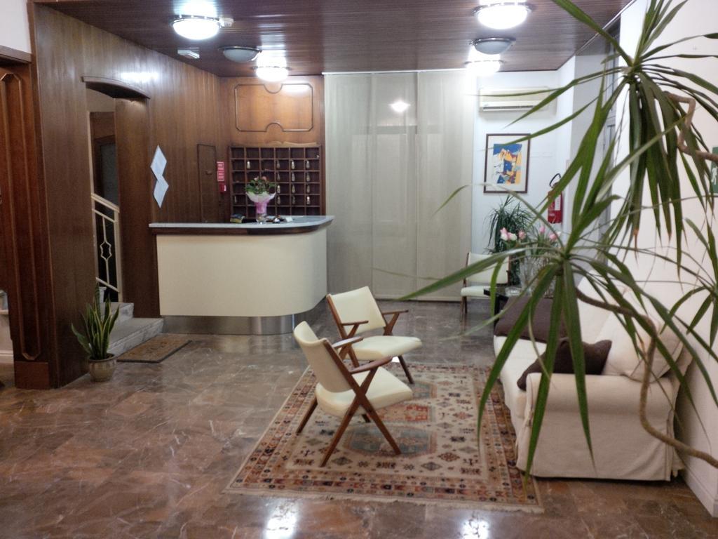 מרינה די מסה Hotel Giulia מראה חיצוני תמונה