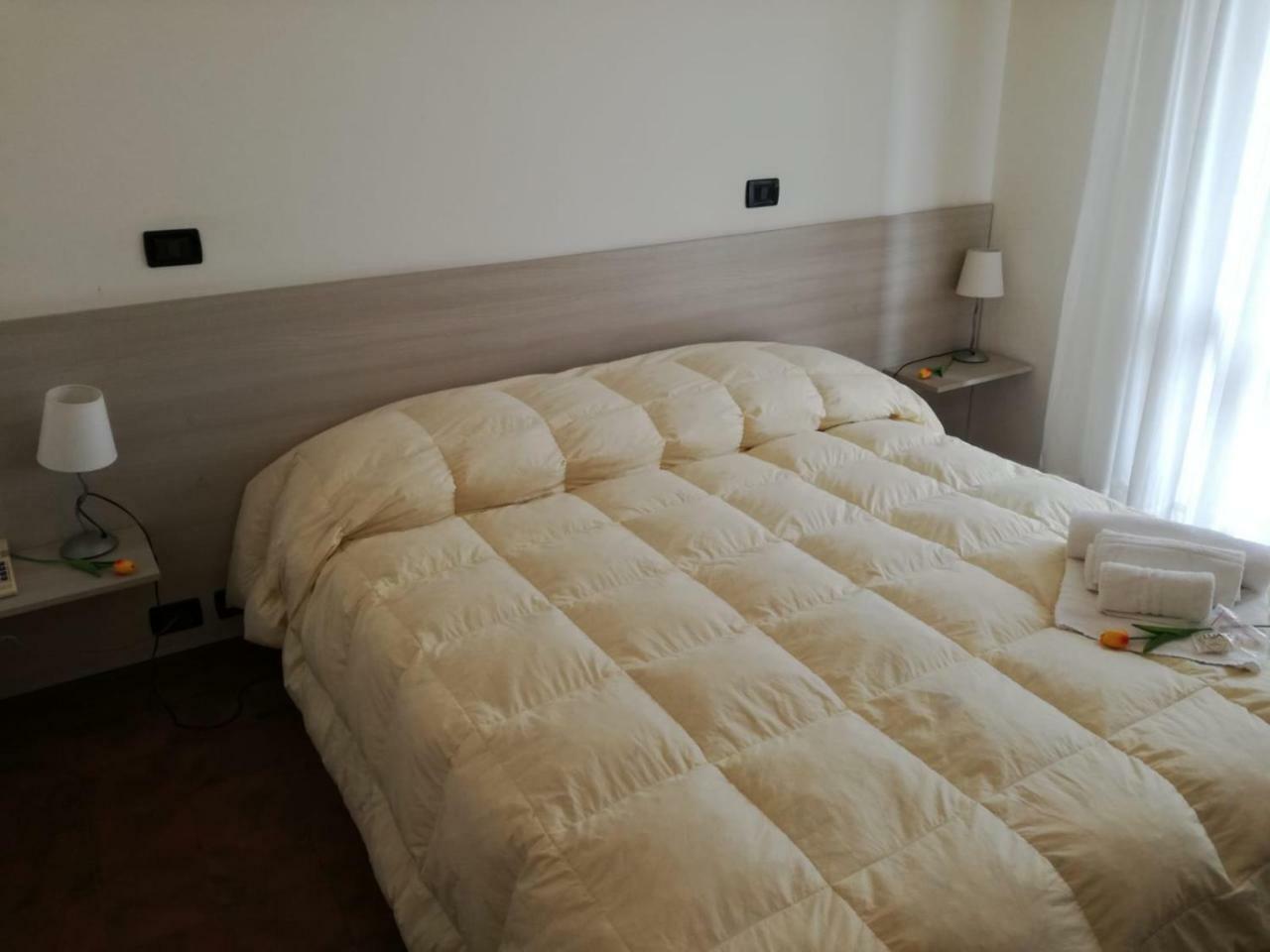 מרינה די מסה Hotel Giulia מראה חיצוני תמונה